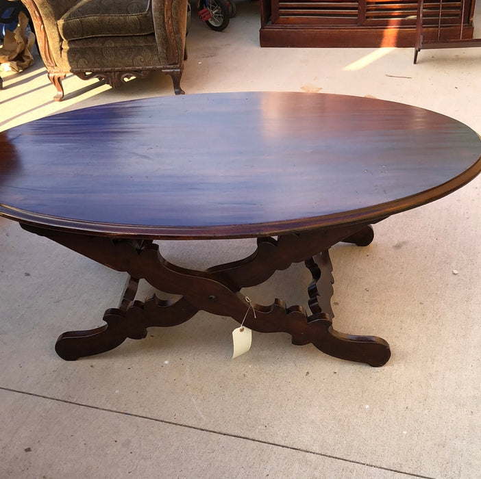 LARGE OVAL COFFEE TABLE WITH X FORM BASE