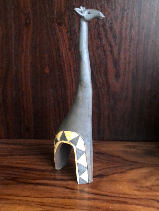 AFRICAN POTTERY GIRAFFE