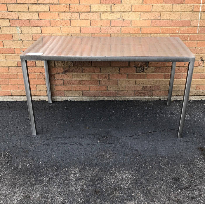 STAINLESS STEEL TABLE