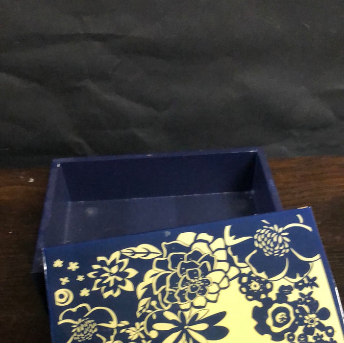 BLUE LACQUER BOX WITH GOLD FLOWERS