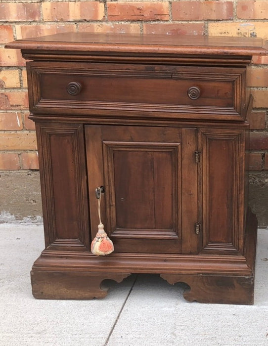 PAIR OF RUSTIC ITALIAN NIGHT STANDS