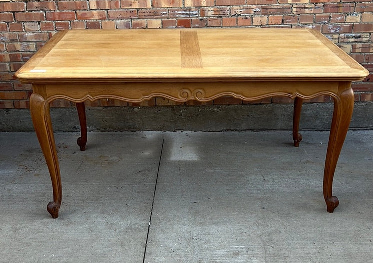 LIGHT LOUIS XV OAK RECTANGULAR DINING TABLE