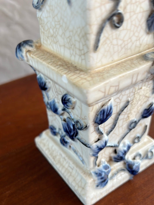 AS FOUND SMALL ANTIQUE CHINESE BLUE AND WHITE OBELISK