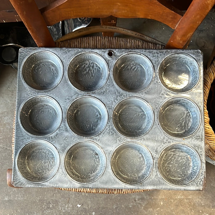 GRANITEWARE MUFFIN PAN