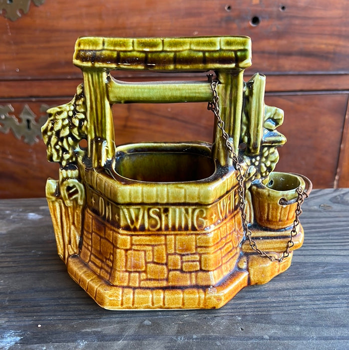 MCCOY WISHING WELL PLANTER