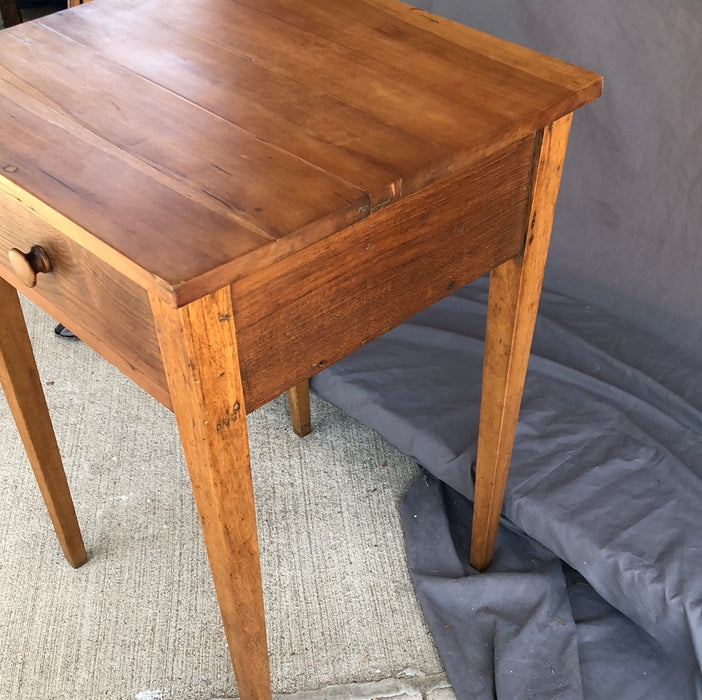 EARLY 1800'S CHERRY SIDE TABLE WITH CHESTNUT AND OAK SECONDARY WOOD