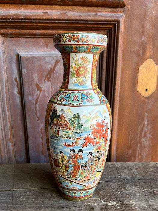 SINGLE POLYCHROME JAPANESE VASE