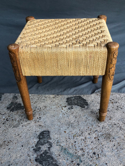 RUSH STOOL WITH FLOWER CARVED LEGS