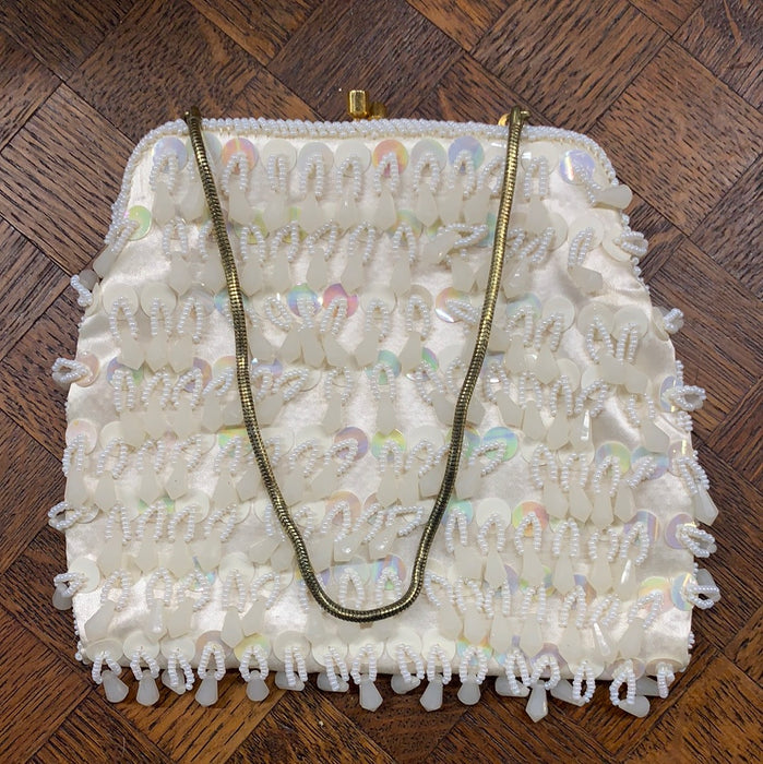 WHITE BEADED EVENING PURSE WITH CHAIN