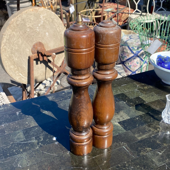 PAIR OF TALL TURNED WOOD SALT AND PEPPER SHAKERS