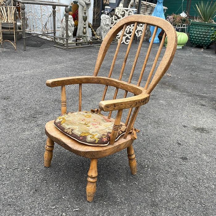 WINDSOR CHILD'S CHAIR OAK AND ELM