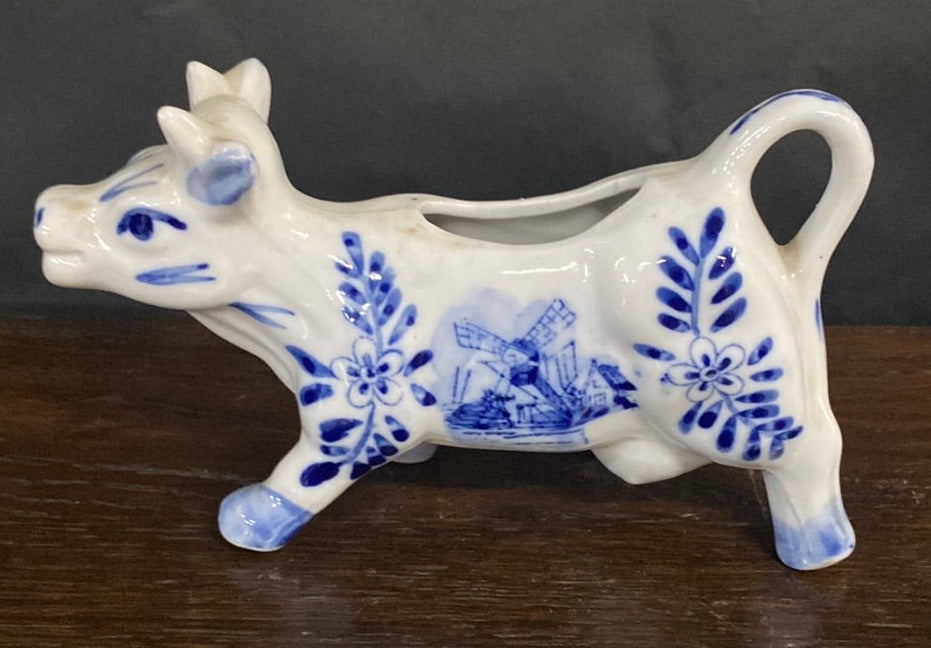 DELFT BLUE COW WITH WINDWILL PITCHER