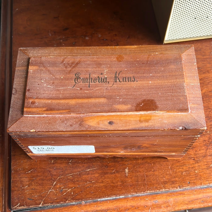 EMPHOPRIA KANSAS LANE CEDAR BOX