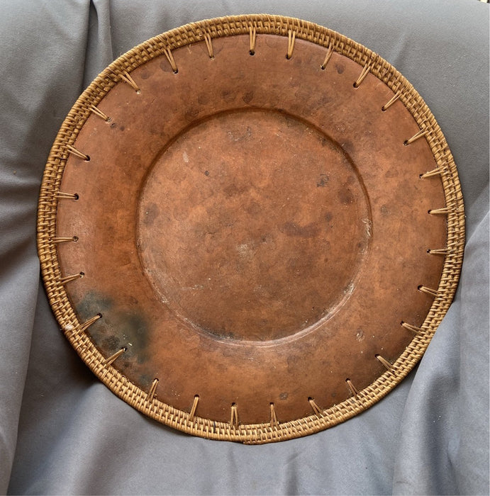 DECORATIVE LEATHER LOOKING PLATE