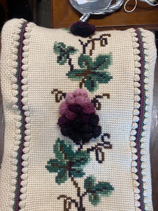 VINTAGE GRAPEVINE BLANKET