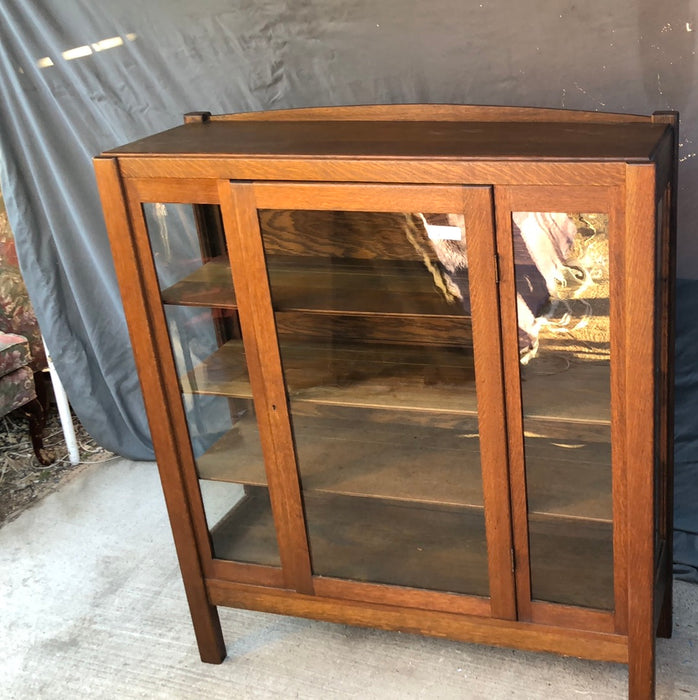 SMALL MISSION OAK STYLE CHINA CABINET