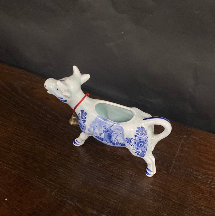 DELFT COW WITH BELL FIGURINE