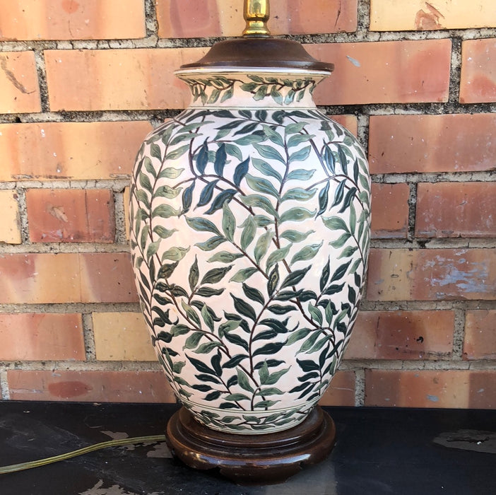 GREEN LEAFY PORCELAIN LAMP