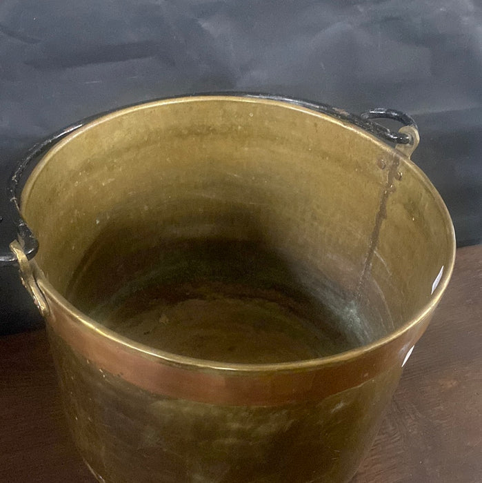 COPPER BAND AND BRASS IRON HANDLE MEDIUM POT