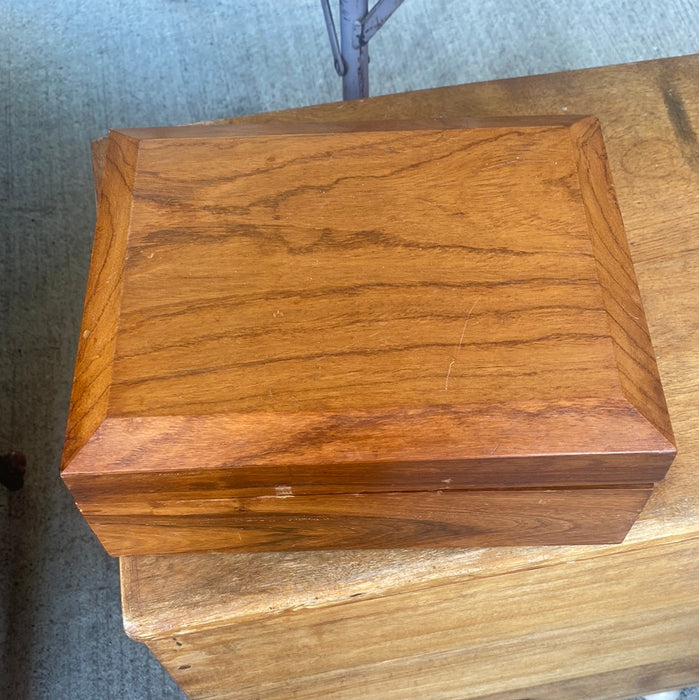 WOOD CIGAR HUMIDOR