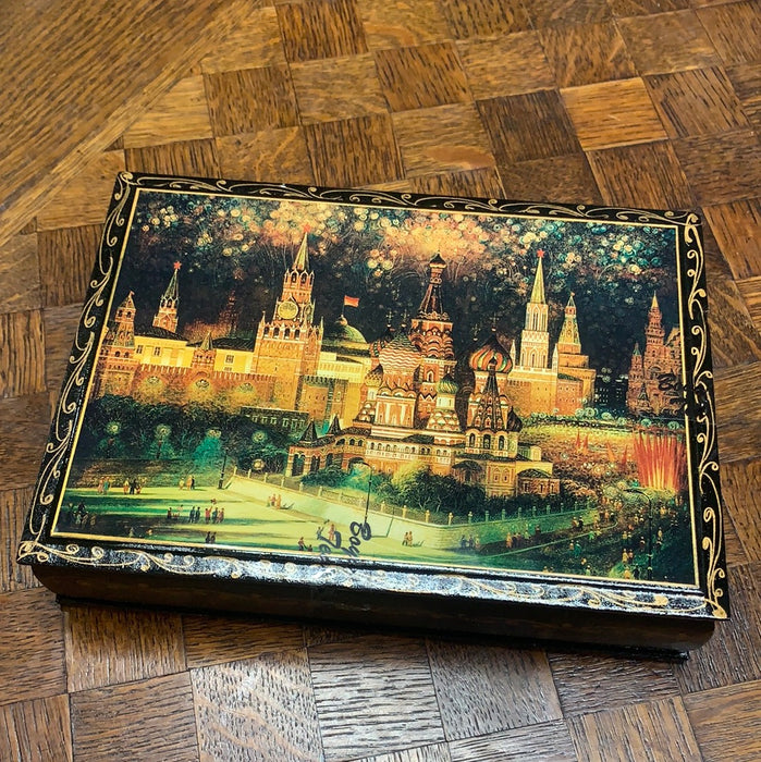COLORFUL RUSSIAN MOSCOW BOX