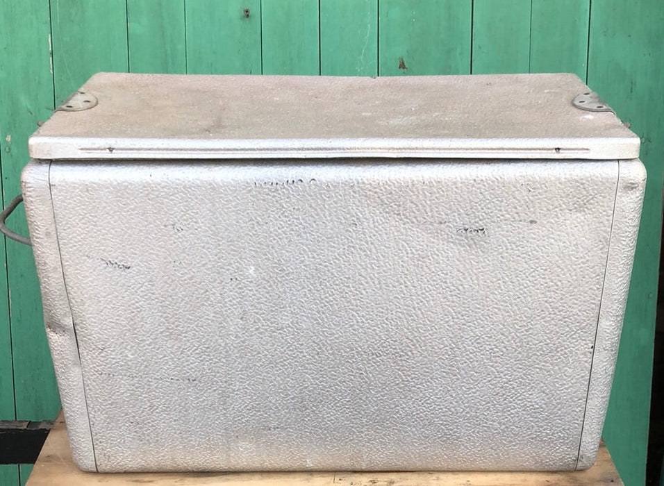 VINTAGE ALUMINUM COOLER