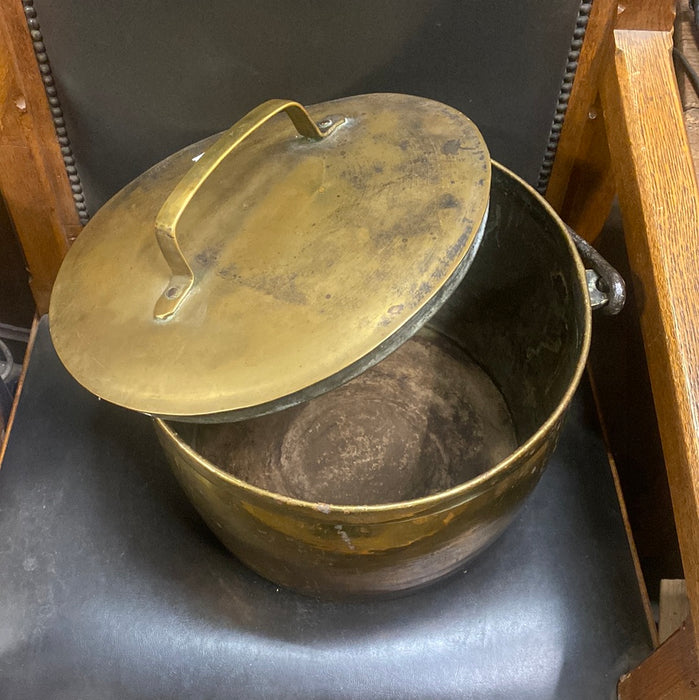 LARGE LIDDED BRASS CANDY POT