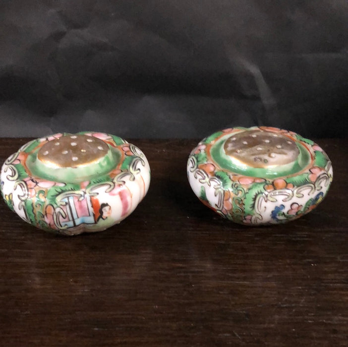 * PAIR OF ROSE FAMILLE SALT AND PEPPER SHAKERS ADDED TO SOLD LOT