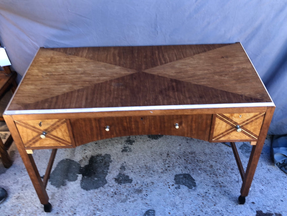 ENGLISH INLAID DESK WITH HANDMADE DOVE TAILS