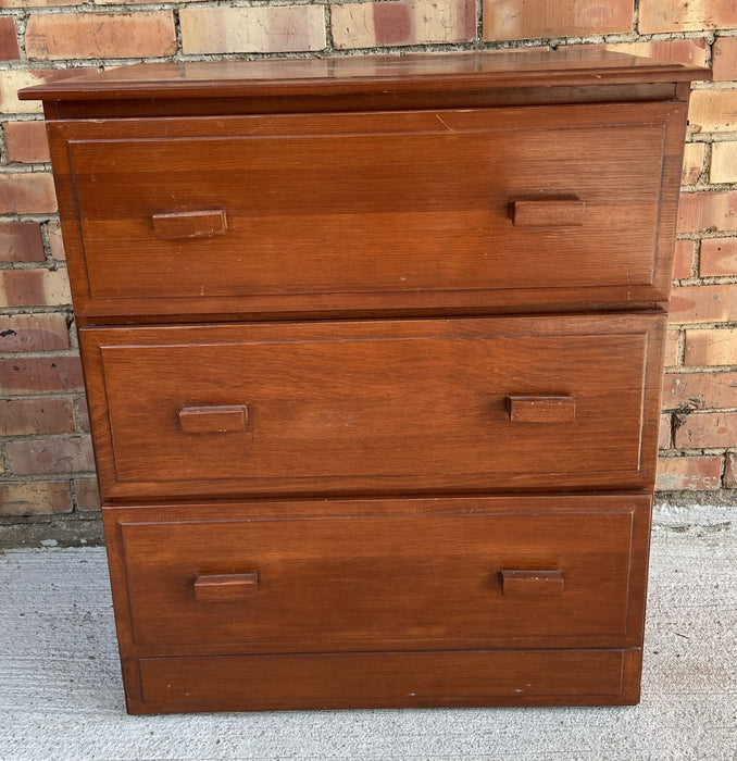 SMALL VINTAGE PINE CHEST