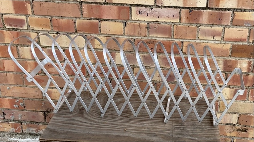 ALUMINUM RETRACTABLE DRYING RACK