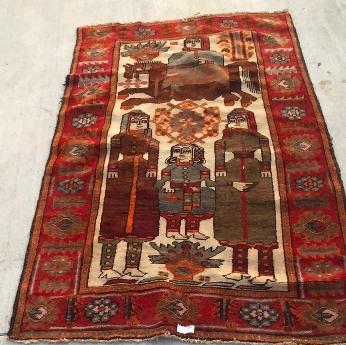 PERSIAN HAND TIED RUG WTH WOMEN