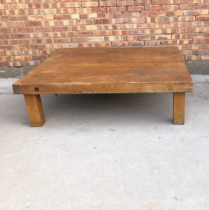 LARGE SOLID HEAVY OAK COFFEE TABLE