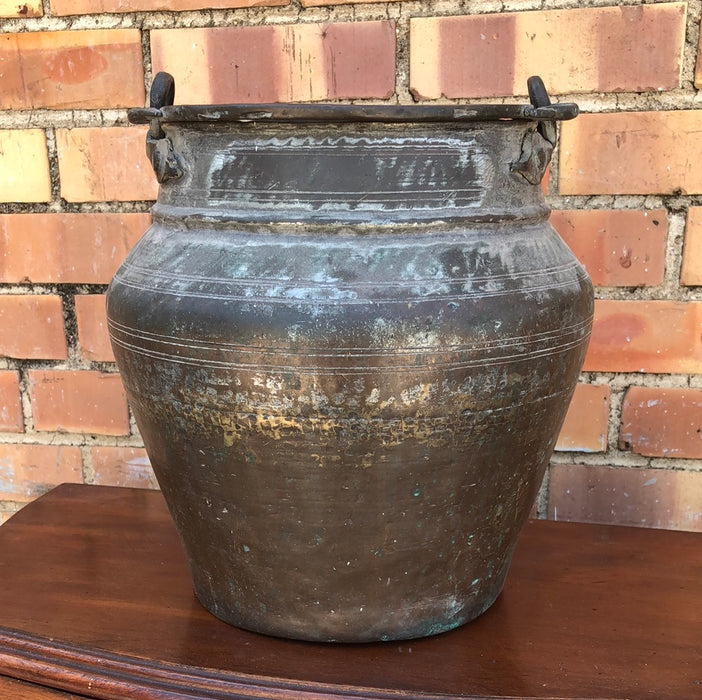 COPPER AND IRON HAND MADE POT