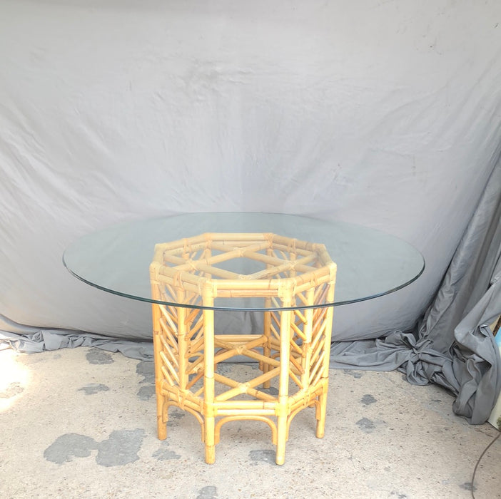 GLASS TOP RATTAN TABLE WITH 4 RATTAN CHAIRS
