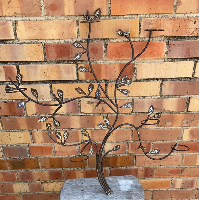 WIRE FOLIATE DESIGN WALL CANDLE HOLDER