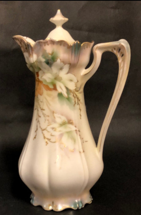 PORCELAIN LILY CHOCOLATE POT