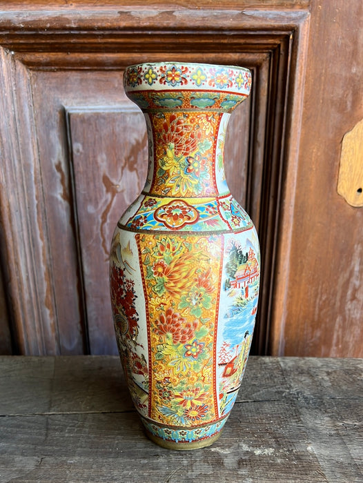 SINGLE POLYCHROME JAPANESE VASE