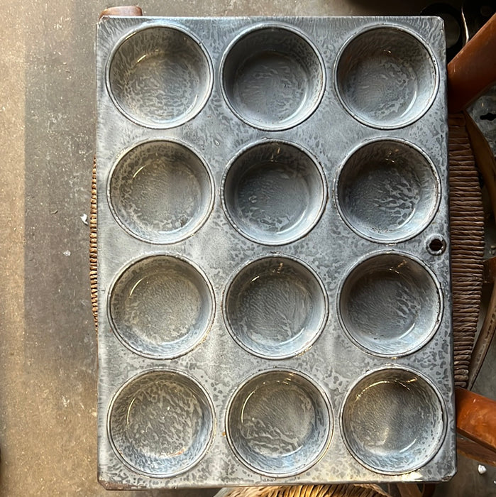 GRANITEWARE MUFFIN PAN