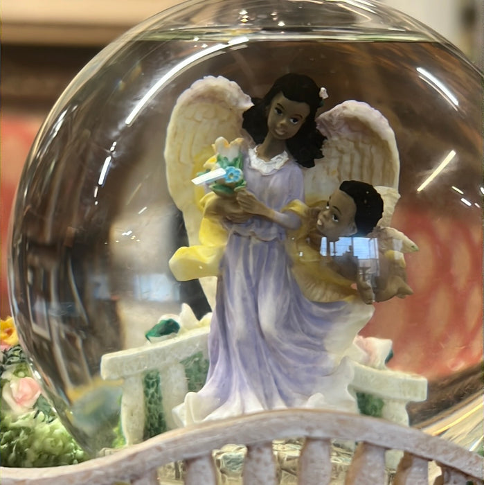 ANGEL AND CHILD SNOWGLOBE