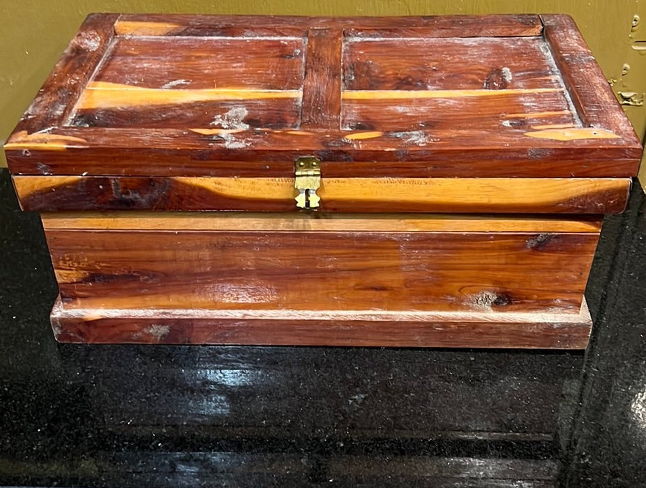 LARGE CEDAR BOX