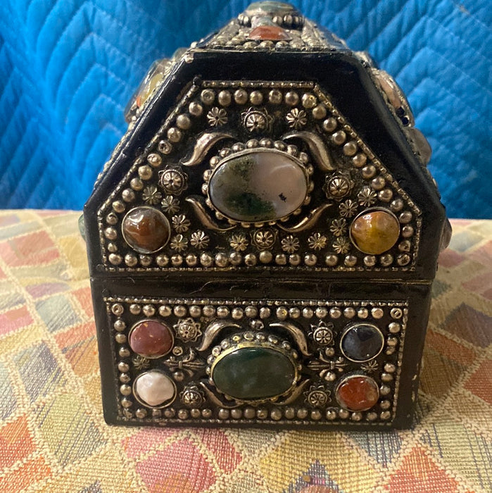 STONE ENCRUSTED DOMED BOX