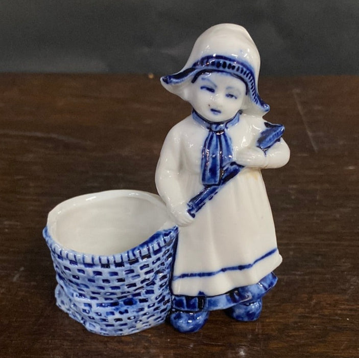 DELFT GIRL WITH BASKET FIGURINE