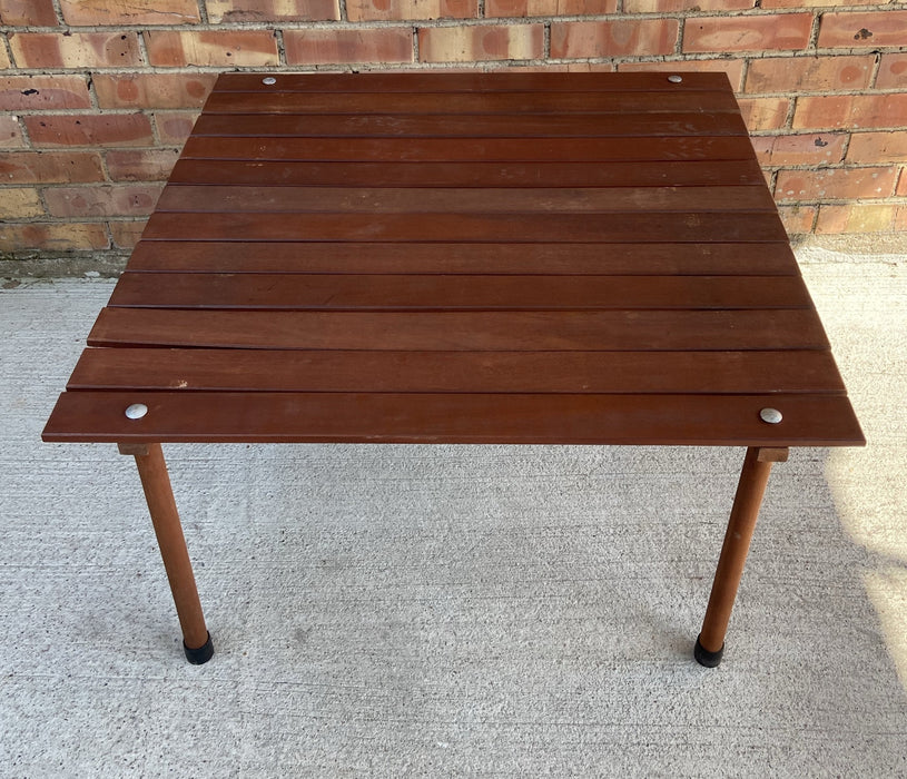 COLLAPSABLE LOW PICNIC TABLE IN CANVAS BAG