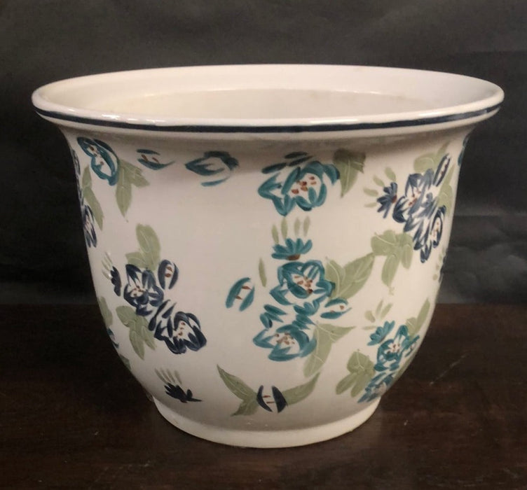 SMALL CHINESE FLORAL BLUE WHITE AND GREEN PLANTER