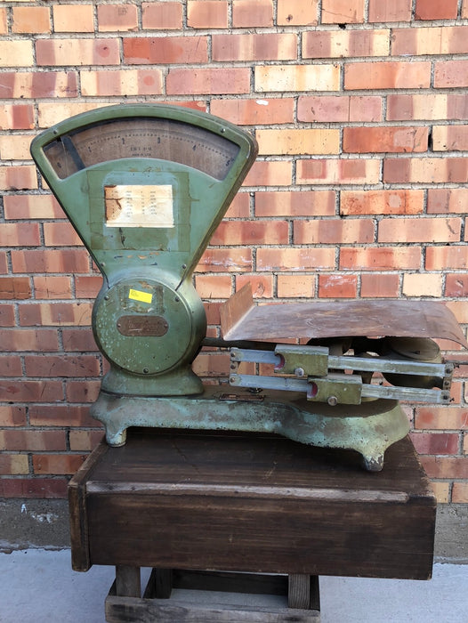 VINTAGE GREEN COMMERCIAL COUNTER SCALE