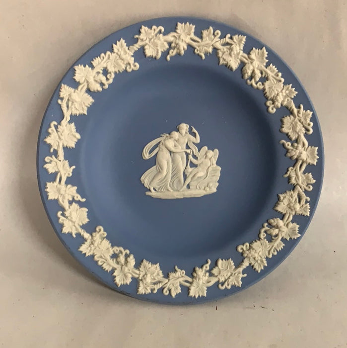 SMALL BLUE WEDGWOOD JASPERWARE DISH