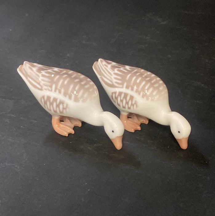 SMALL PAIR OF PORCELAIN COPENHAGEN GEESE