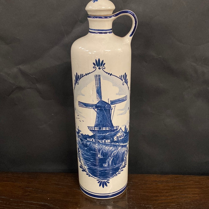 SMALL CYLINDER JUG WITH WINDMILL