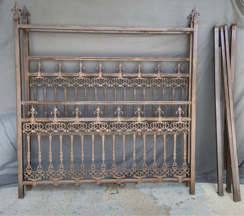 KING SIZE IRON POSTER BED WITH SCROLL WORK DETAIL